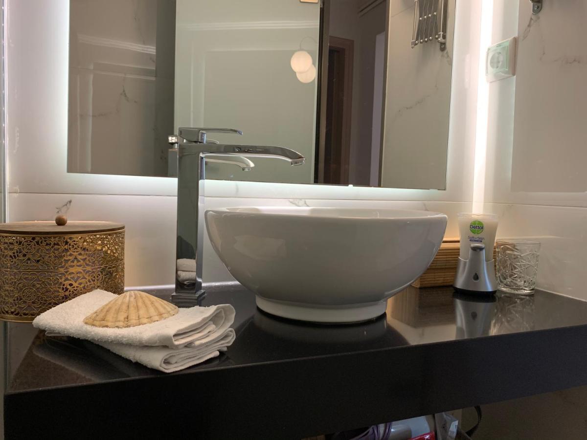 Blue Elegance City Center Heraklion Apartment Bagian luar foto