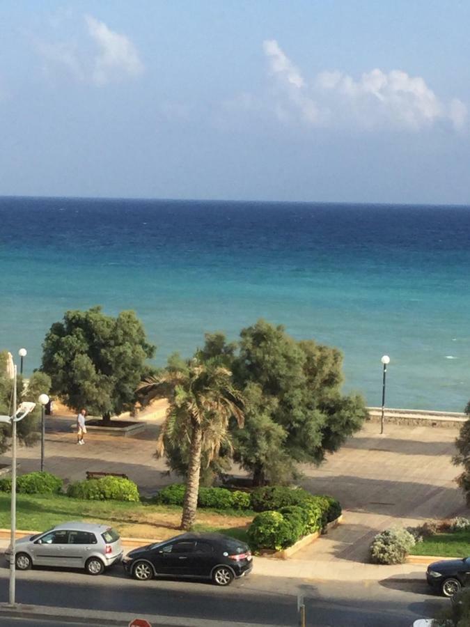 Blue Elegance City Center Heraklion Apartment Bagian luar foto