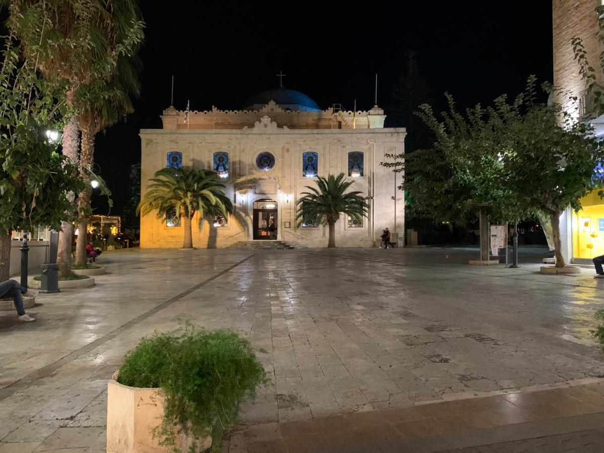 Blue Elegance City Center Heraklion Apartment Bagian luar foto